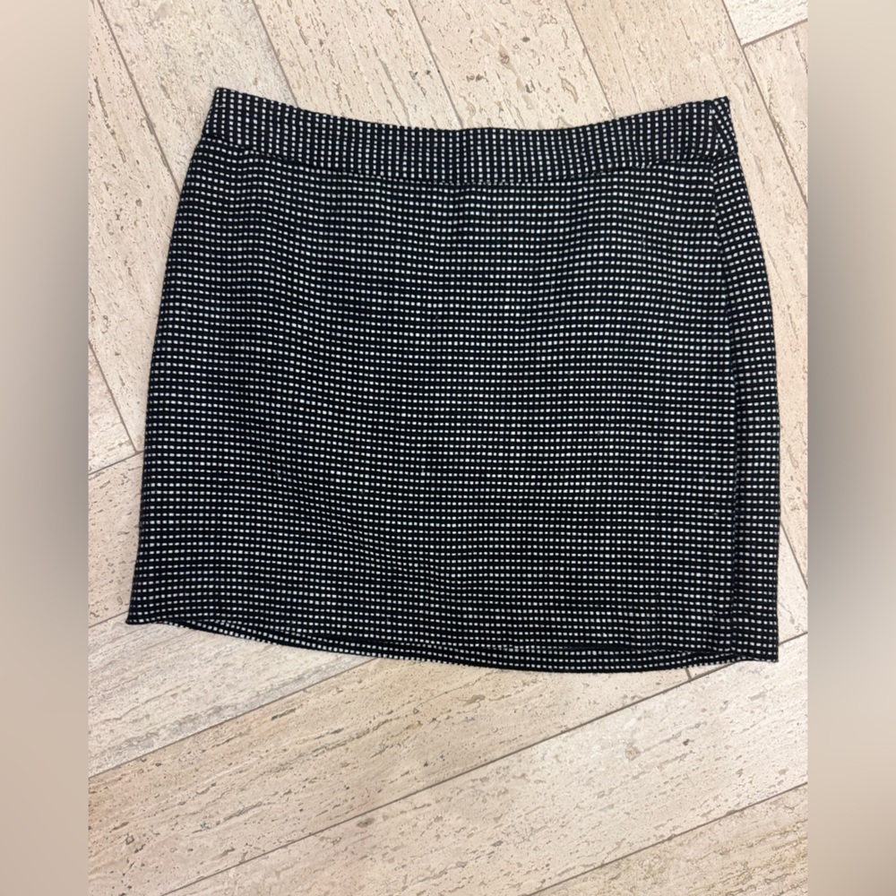 GAP Black and White Dotted Pencil Skirt